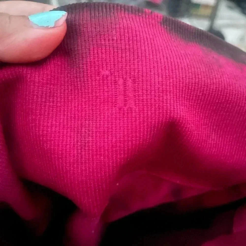 Lululemon athletica leggings in the flow crop II Capri wine berry tie dye size 6